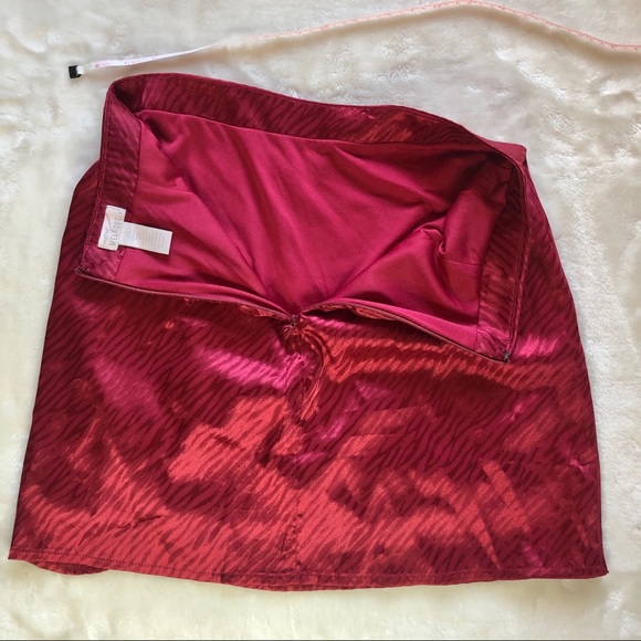 West of Melrose Maroon Zebra Print Ruched Satin Mini Skirt Size Small - Picture 8 of 10